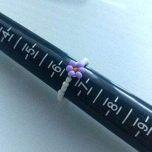 Beaded flower ring stretchy